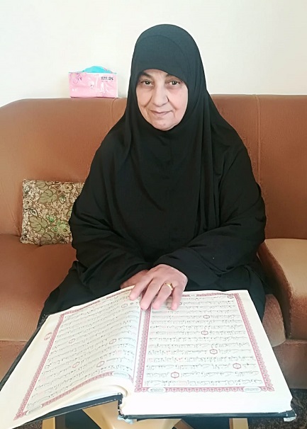 أم نادر.. السبعينية الأمية تواصل طريقها نحو حفظ القرآن